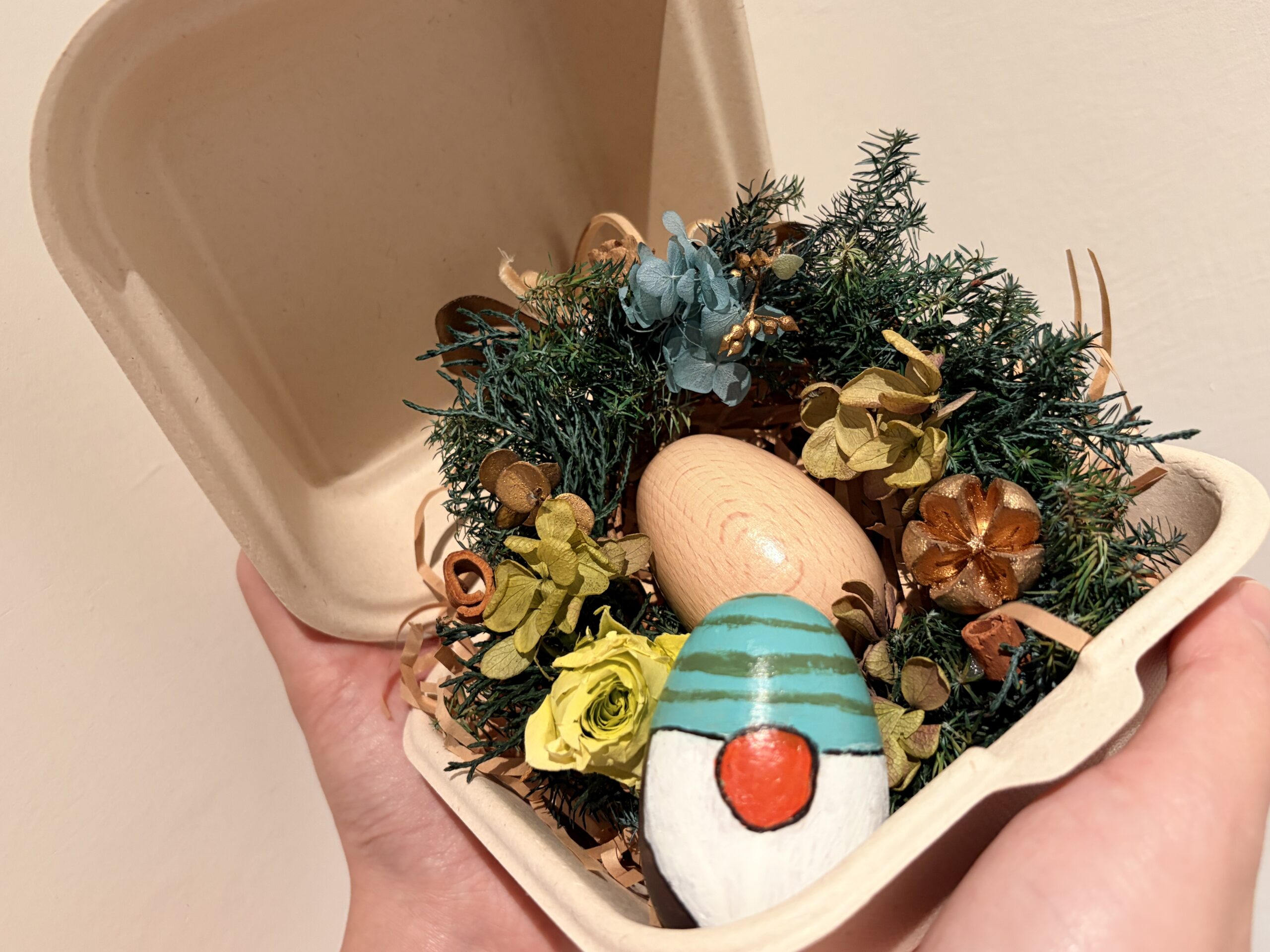 彩繪沙鈴蛋作品 1