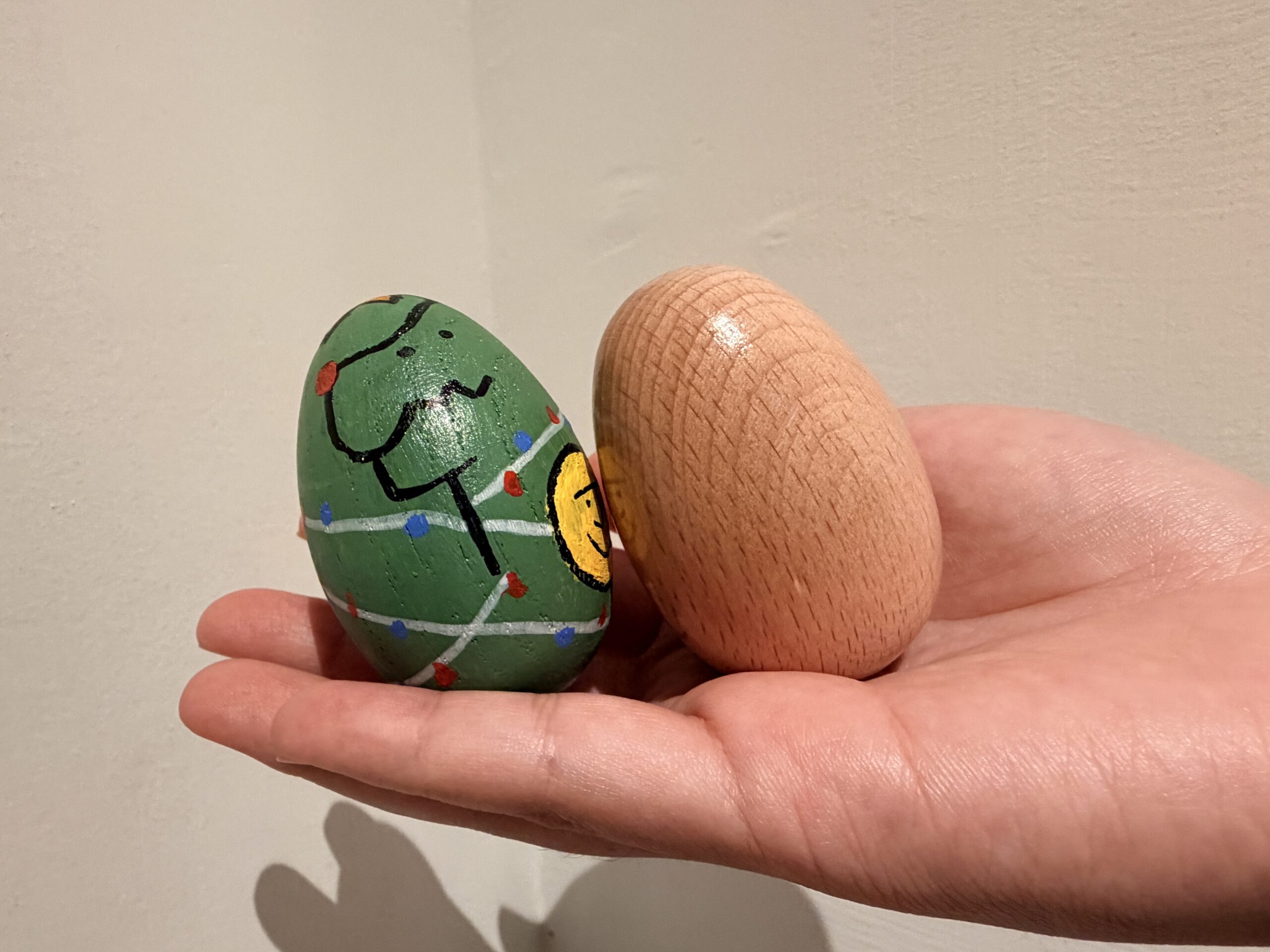 彩繪沙鈴蛋作品 3