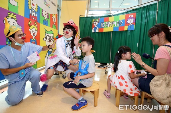 紅鼻子醫生開「歡樂門診」病童、家長都笑了：把醫院變得不可怕